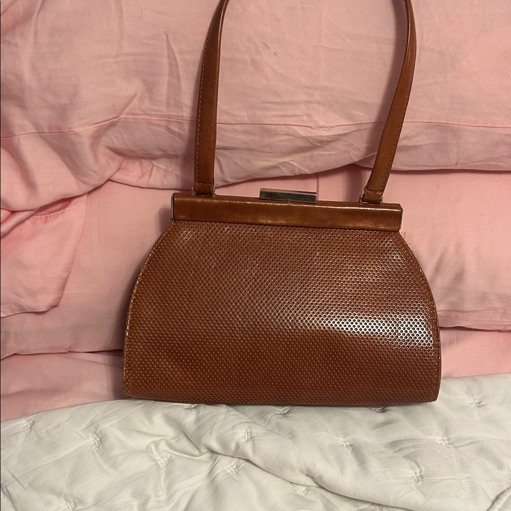 Chic Tan Textured Shoulder Bag Vintage